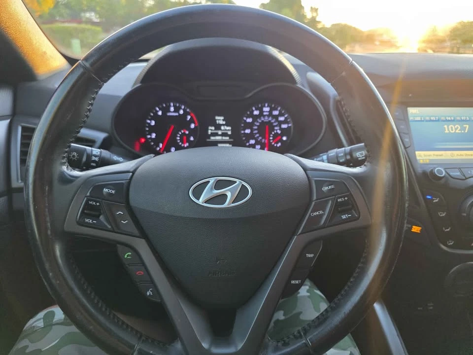 2016 Hyundai Veloster - Image 3 of 14