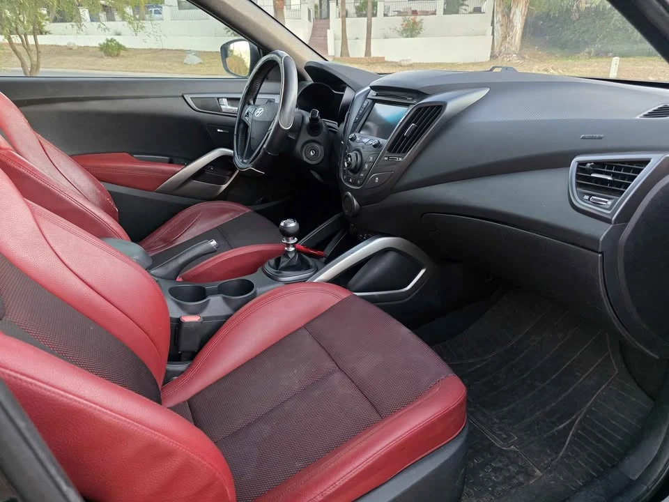 2016 Hyundai Veloster - Image 7 of 14