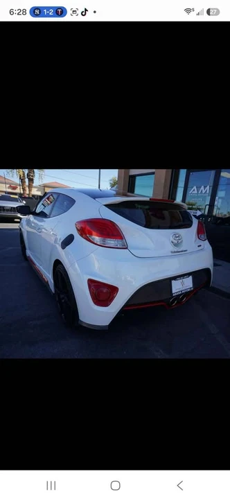 2016 Hyundai Veloster - Image 10 of 20