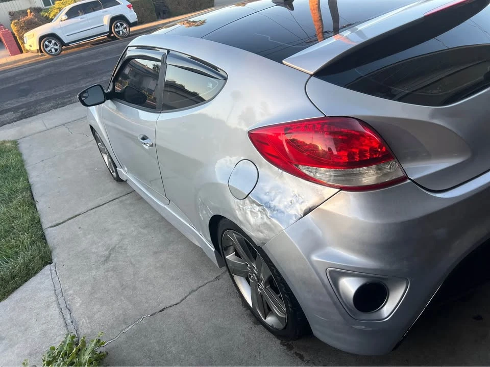 2016 Hyundai Veloster - Image 2 of 10