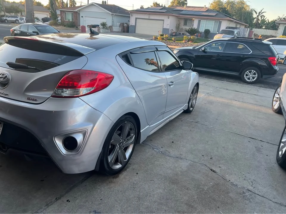 2016 Hyundai Veloster - Image 3 of 10