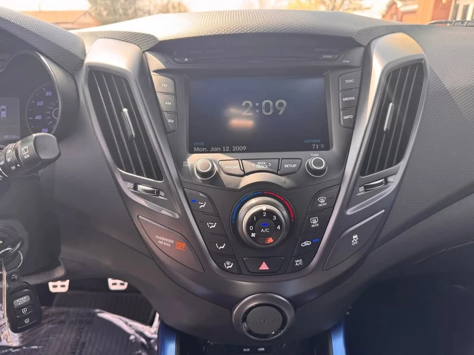 2016 Hyundai Veloster - Image 12 of 14