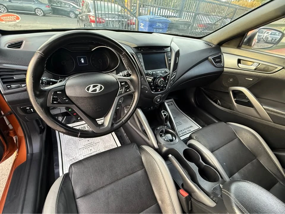 2016 Hyundai Veloster - Image 10 of 10
