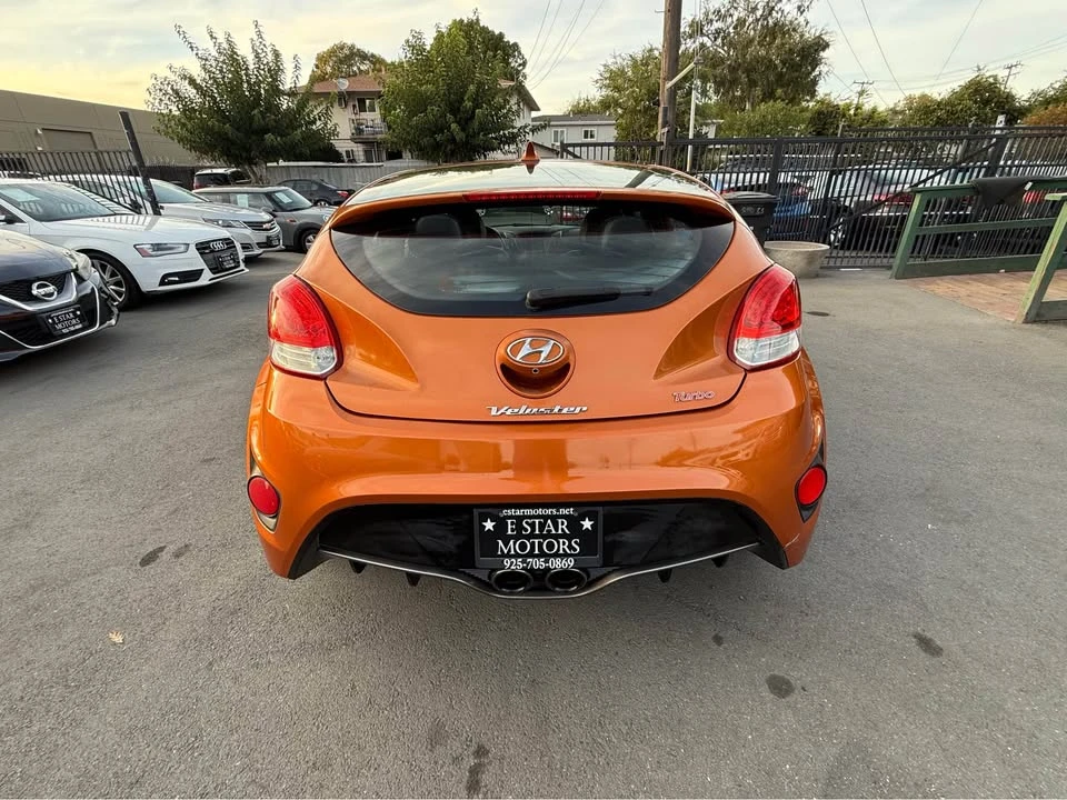 2016 Hyundai Veloster - Image 8 of 10