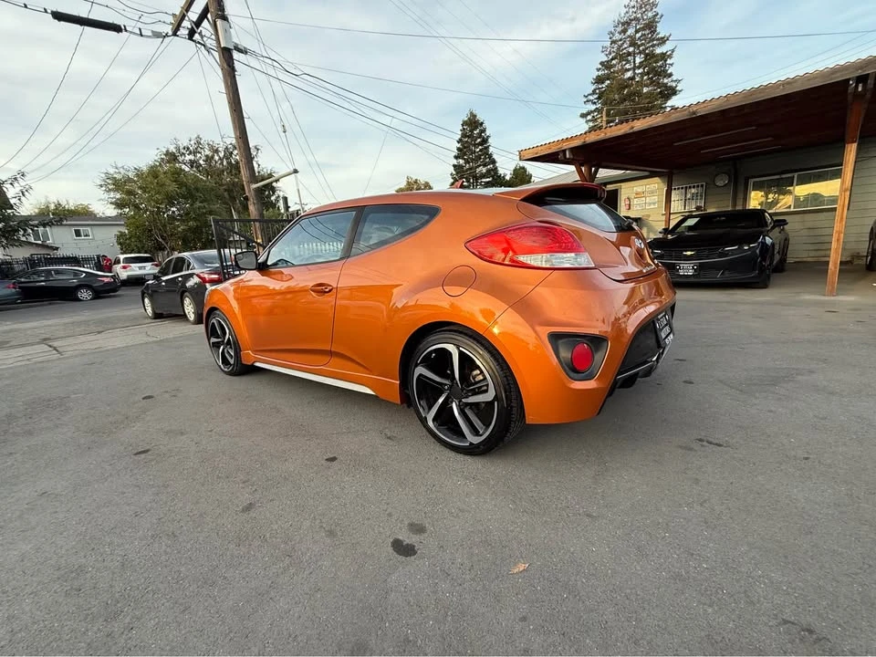 2016 Hyundai Veloster - Image 7 of 10