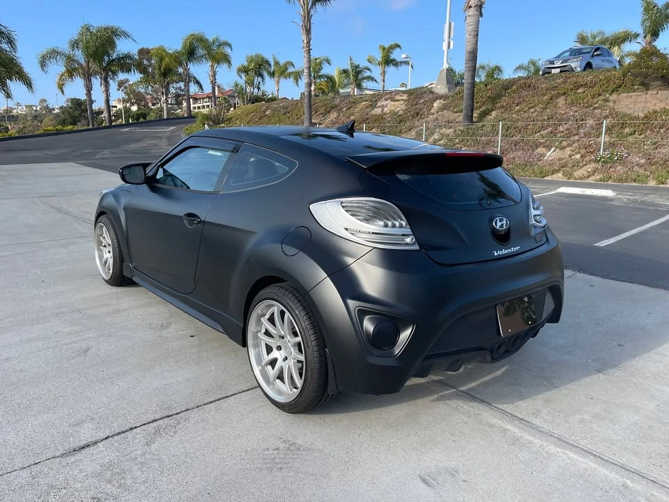 2016 Hyundai Veloster - Image 8 of 17