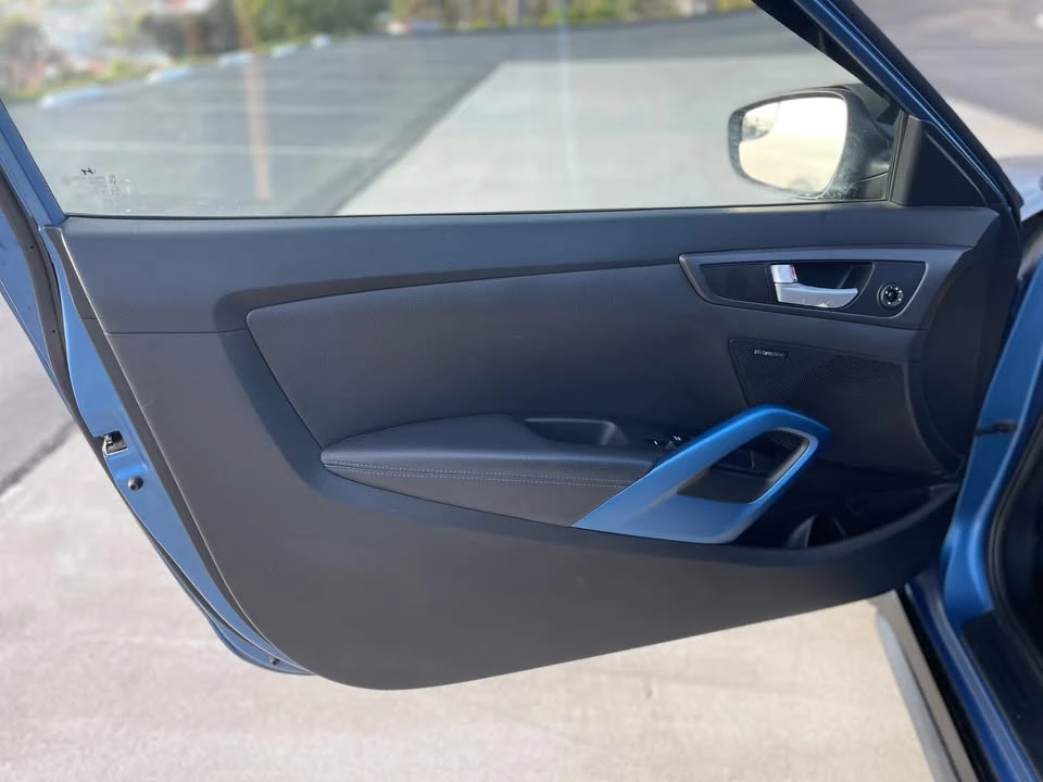 2016 Hyundai Veloster - Image 10 of 17