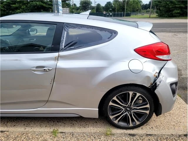 2016 Hyundai Veloster - Image 15 of 31