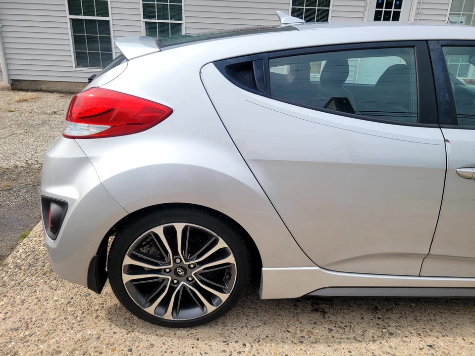 2016 Hyundai Veloster - Image 14 of 21