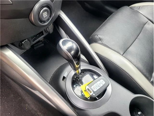 2016 Hyundai Veloster - Image 24 of 31
