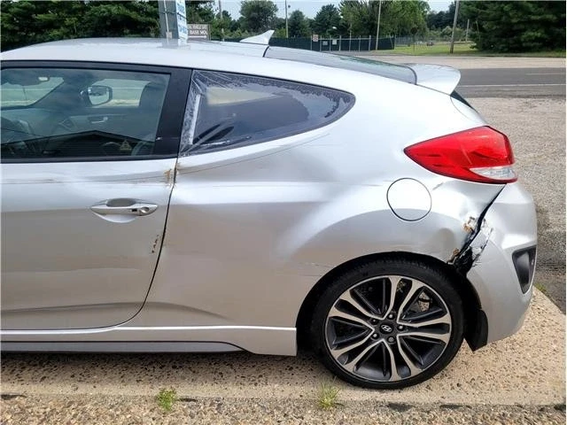 2016 Hyundai Veloster - Image 15 of 21