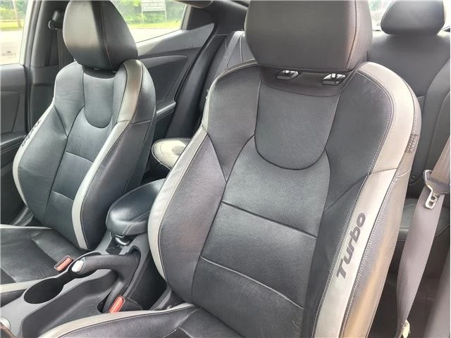 2016 Hyundai Veloster - Image 28 of 31