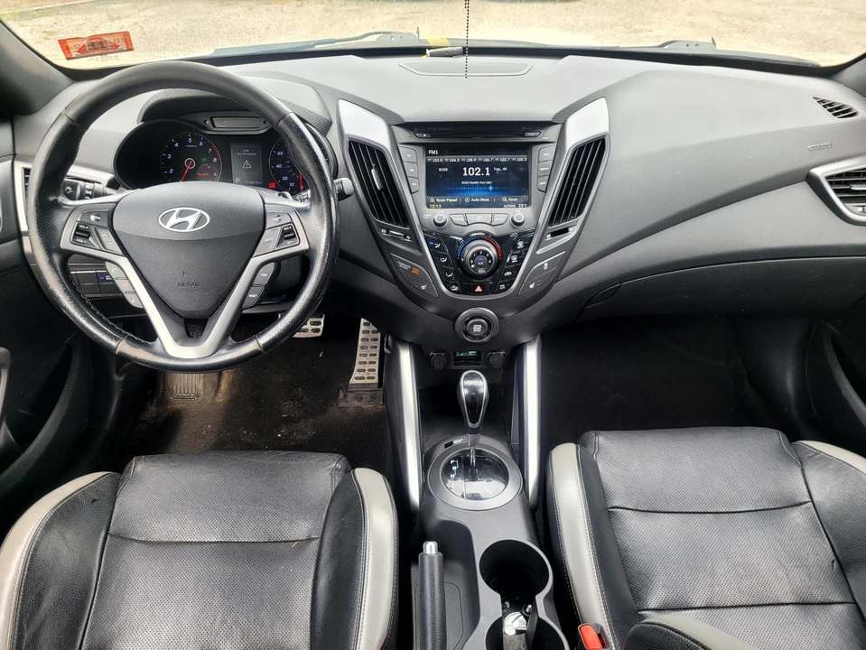 2016 Hyundai Veloster - Image 19 of 21