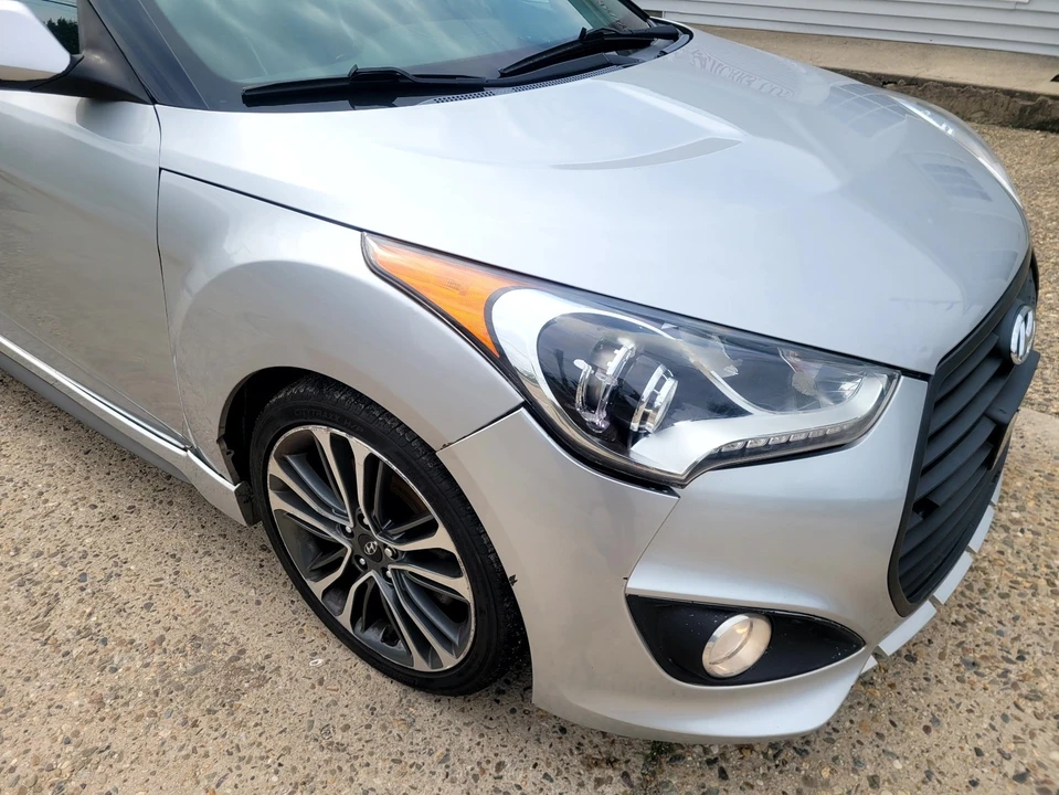 2016 Hyundai Veloster - Image 11 of 21