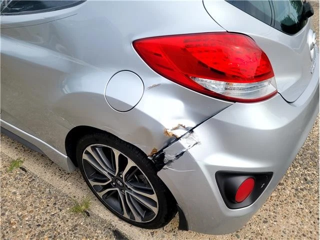 2016 Hyundai Veloster - Image 16 of 31