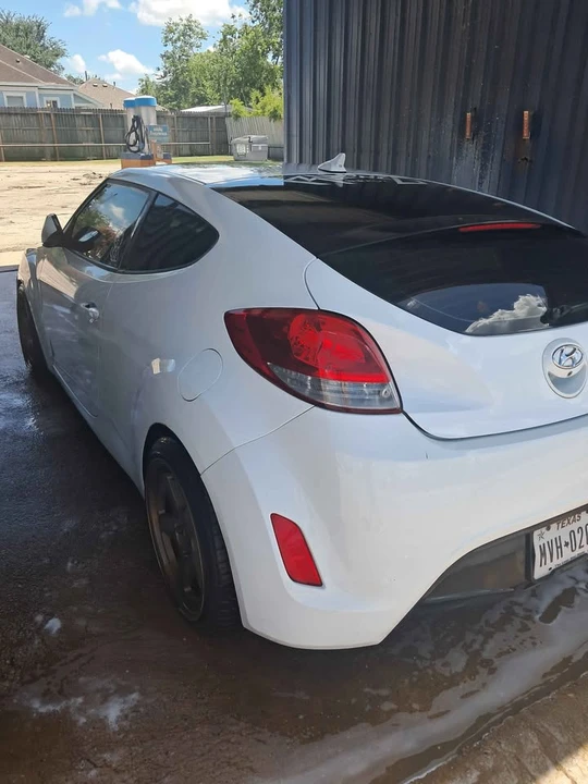2016 Hyundai Veloster - Image 5 of 6