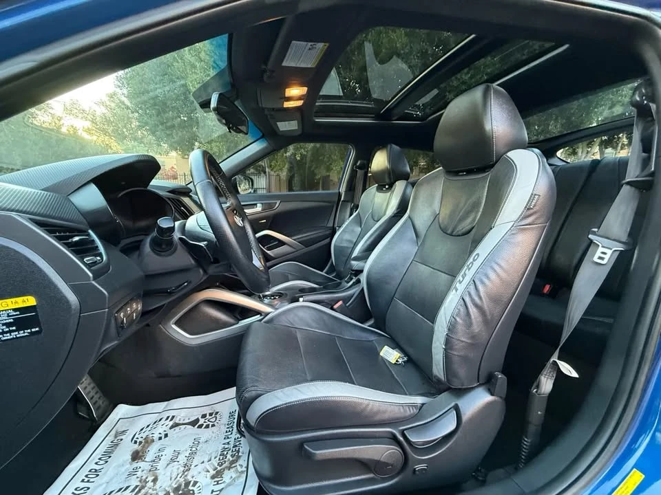 2016 Hyundai Veloster - Image 10 of 20