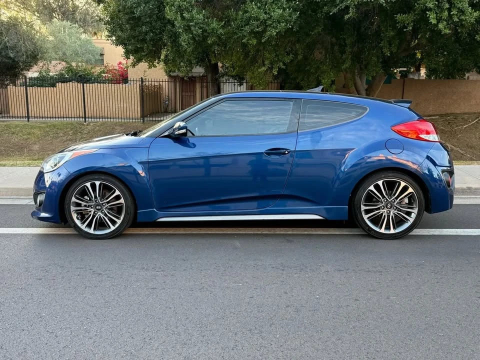 2016 Hyundai Veloster - Image 2 of 20