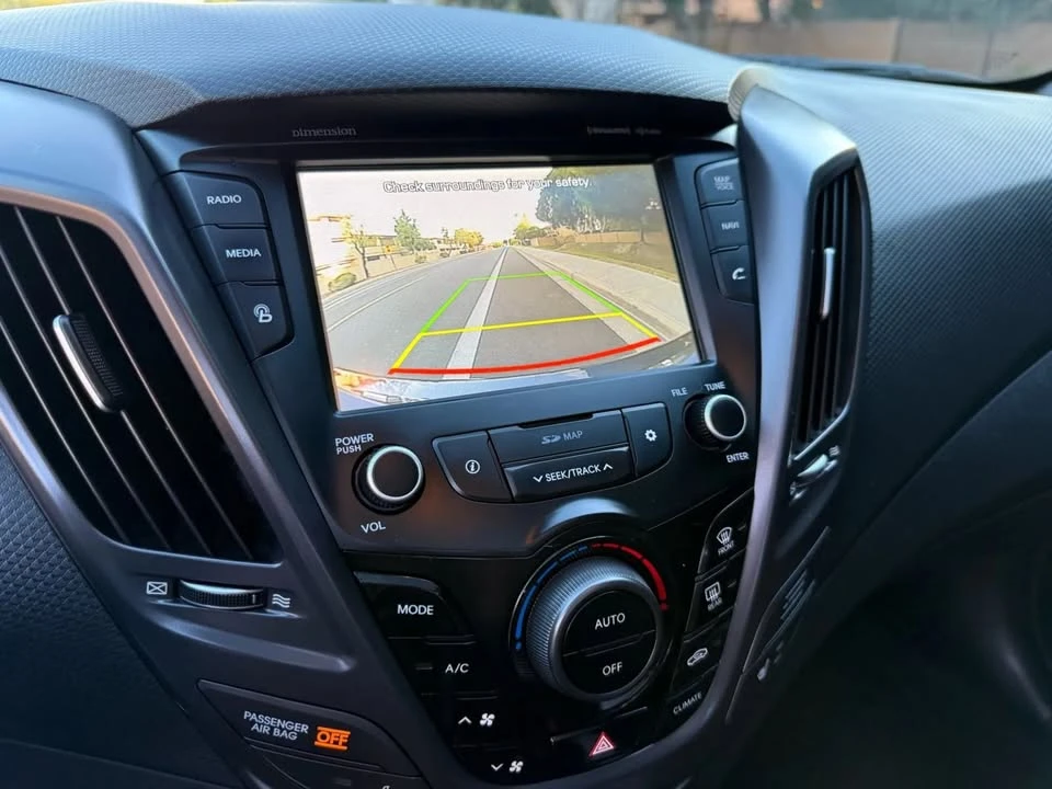 2016 Hyundai Veloster - Image 16 of 20