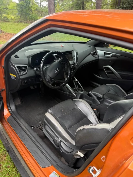 2016 Hyundai Veloster - Image 12 of 17