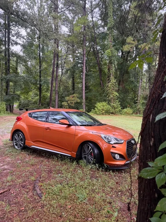 2016 Hyundai Veloster - Image 8 of 17