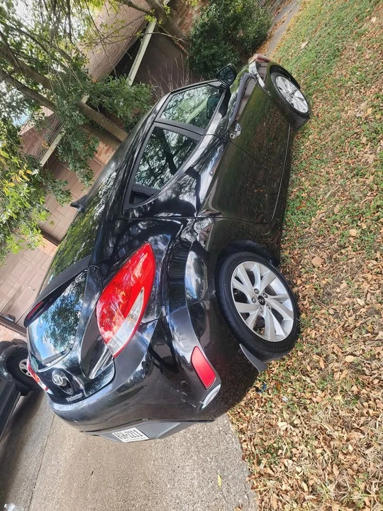 2016 Hyundai Veloster - Image 4 of 16