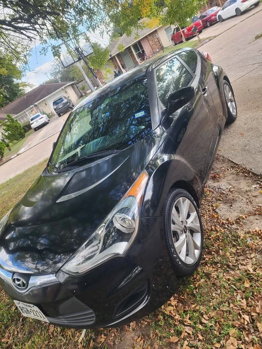 2016 Hyundai Veloster - Image 2 of 16