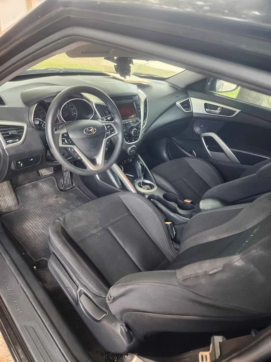 2016 Hyundai Veloster - Image 13 of 16