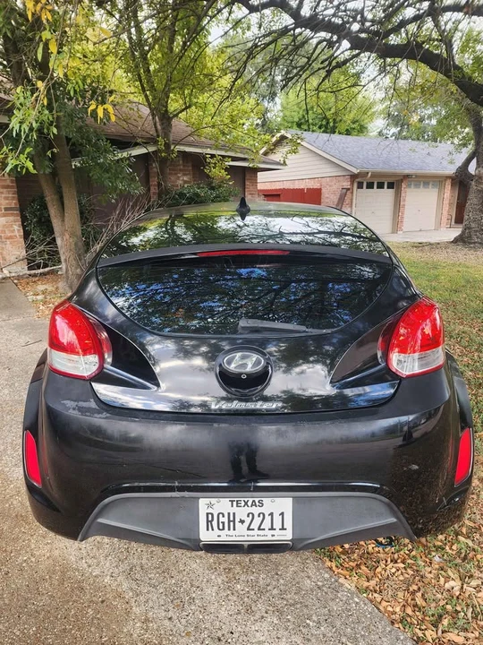 2016 Hyundai Veloster - Image 7 of 16