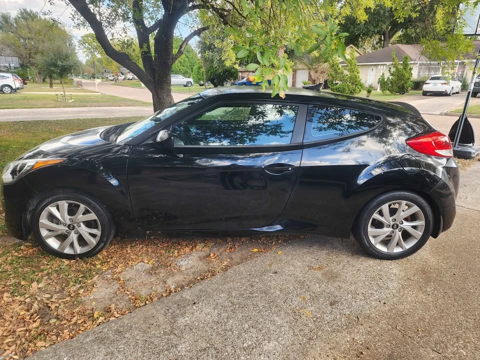 2016 Hyundai Veloster - Image 8 of 16