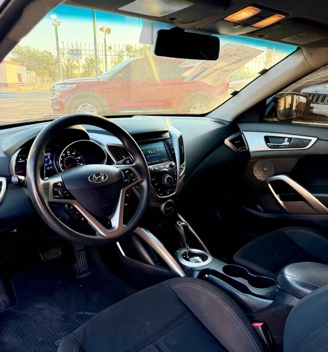 2016 Hyundai Veloster - Image 7 of 14