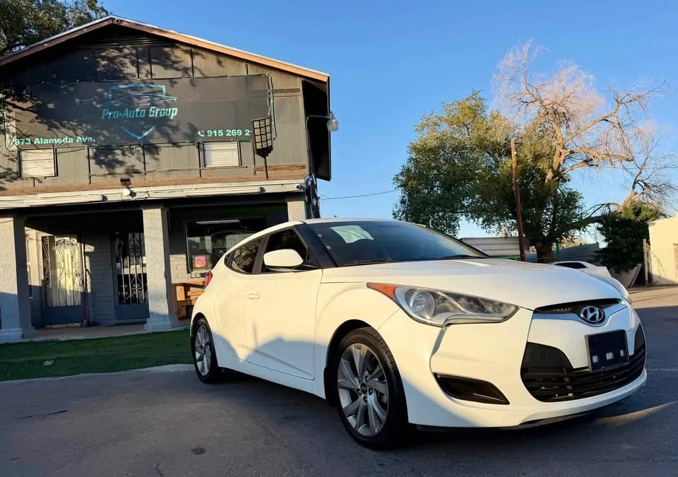 2016 Hyundai Veloster - Image 2 of 14