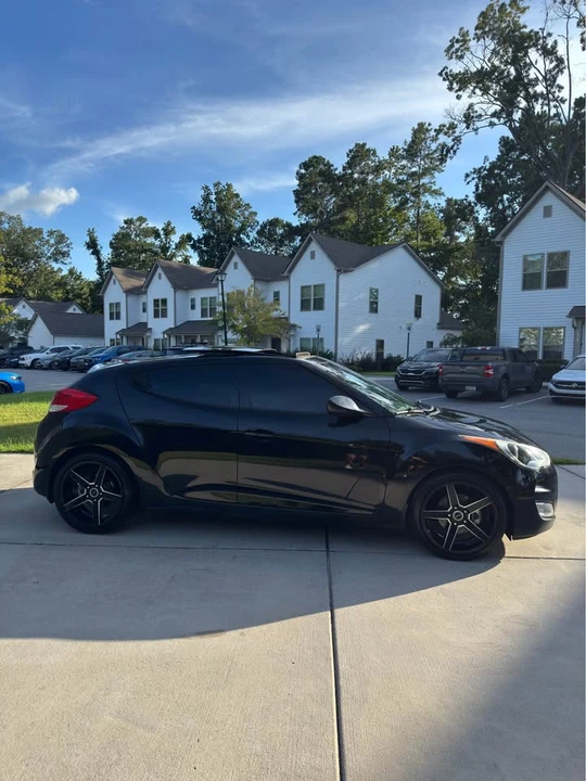 2016 Hyundai Veloster - Image 8 of 13