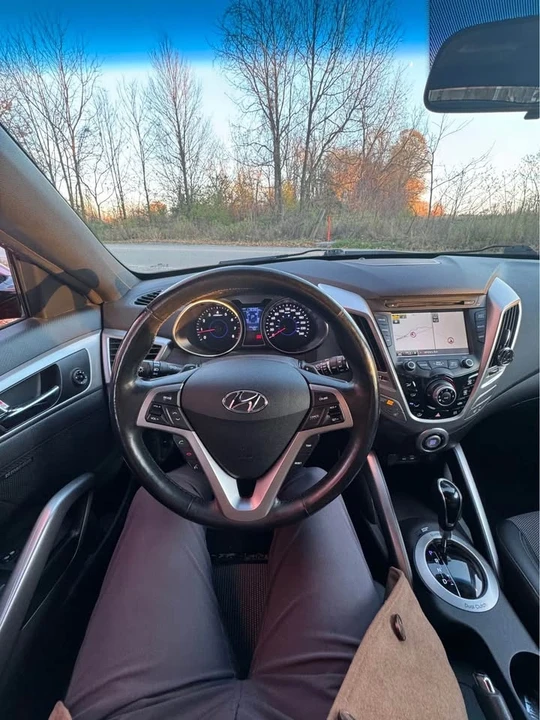 2016 Hyundai Veloster - Image 4 of 8