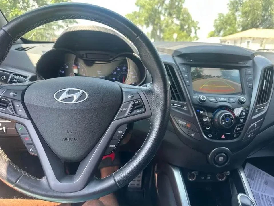 2016 Hyundai Veloster - Image 8 of 8