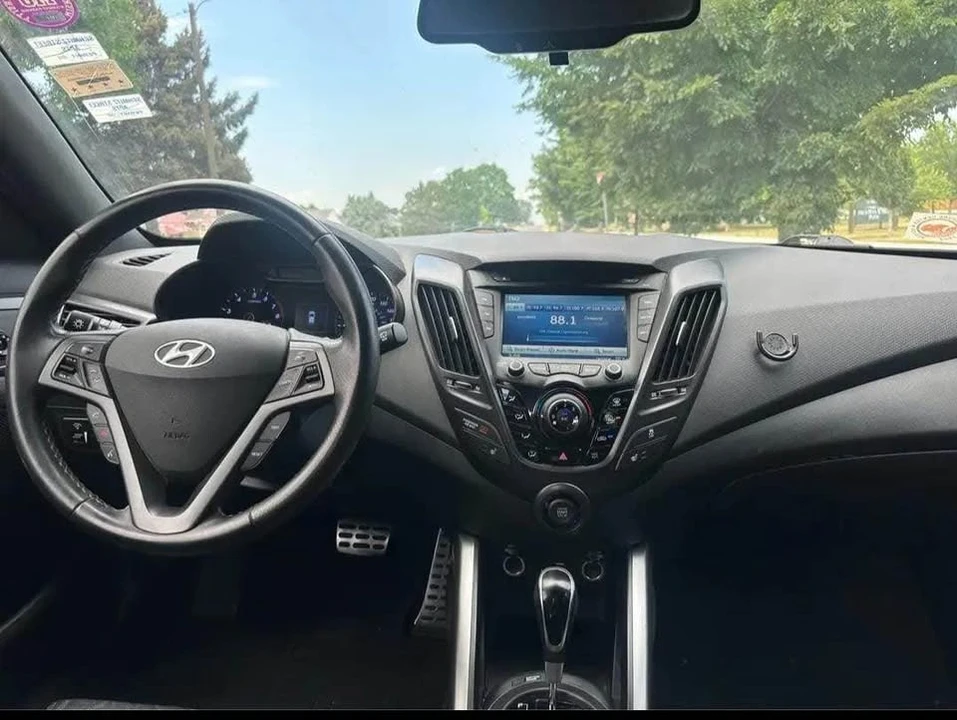 2016 Hyundai Veloster - Image 7 of 8