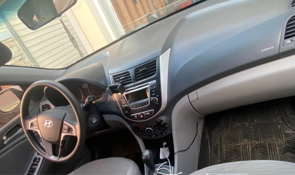2016 Hyundai Accent - Image 2 of 5