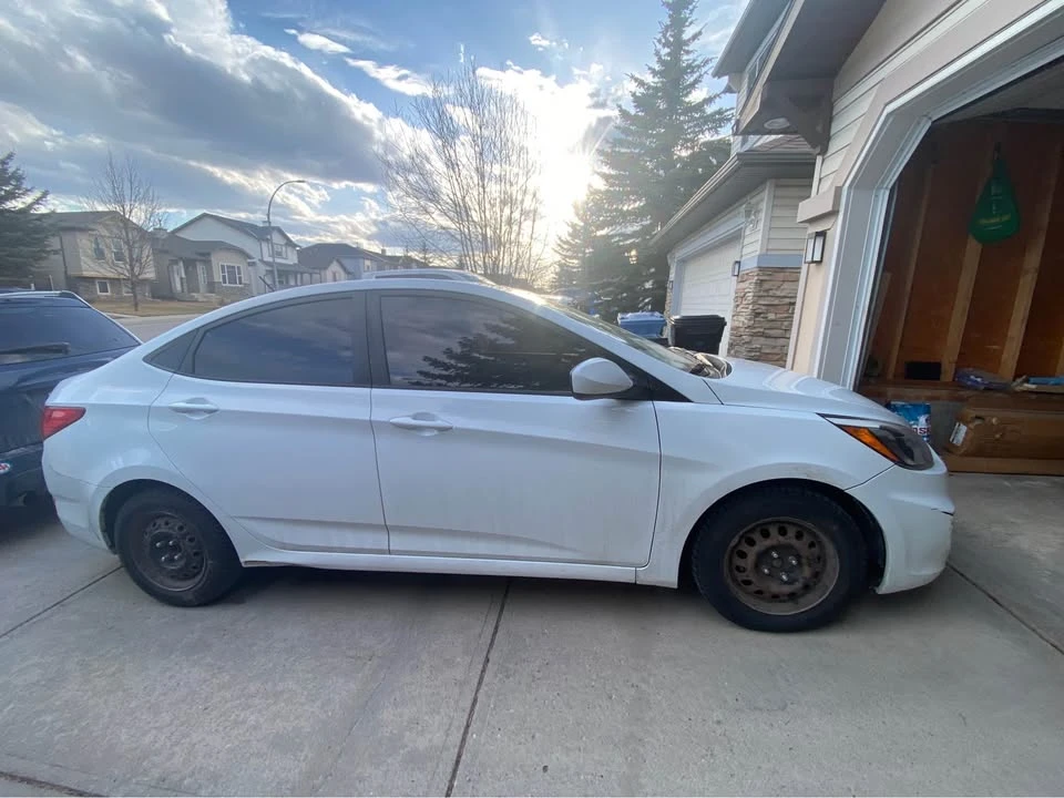 2016 Hyundai Accent - Image 4 of 5