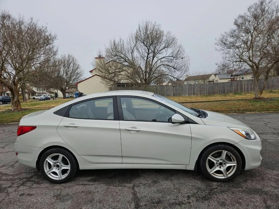 2016 Hyundai Accent - Image 7 of 19