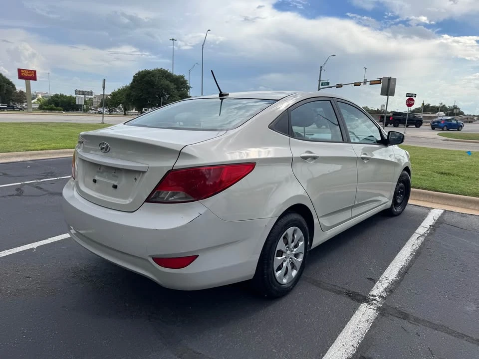 2016 Hyundai Accent - Image 4 of 9