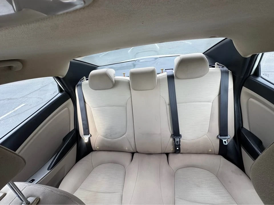 2016 Hyundai Accent - Image 8 of 9