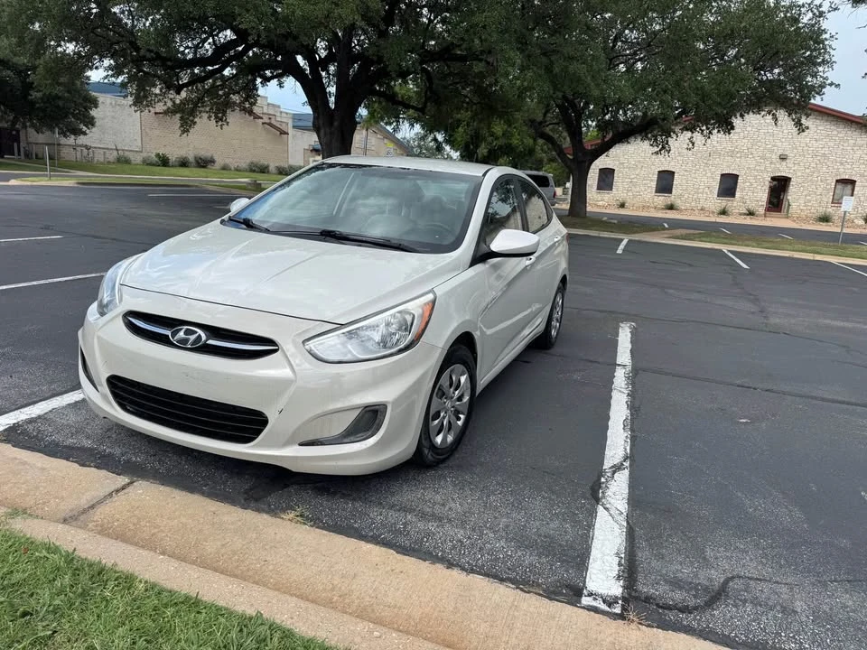 2016 Hyundai Accent - Image 3 of 9