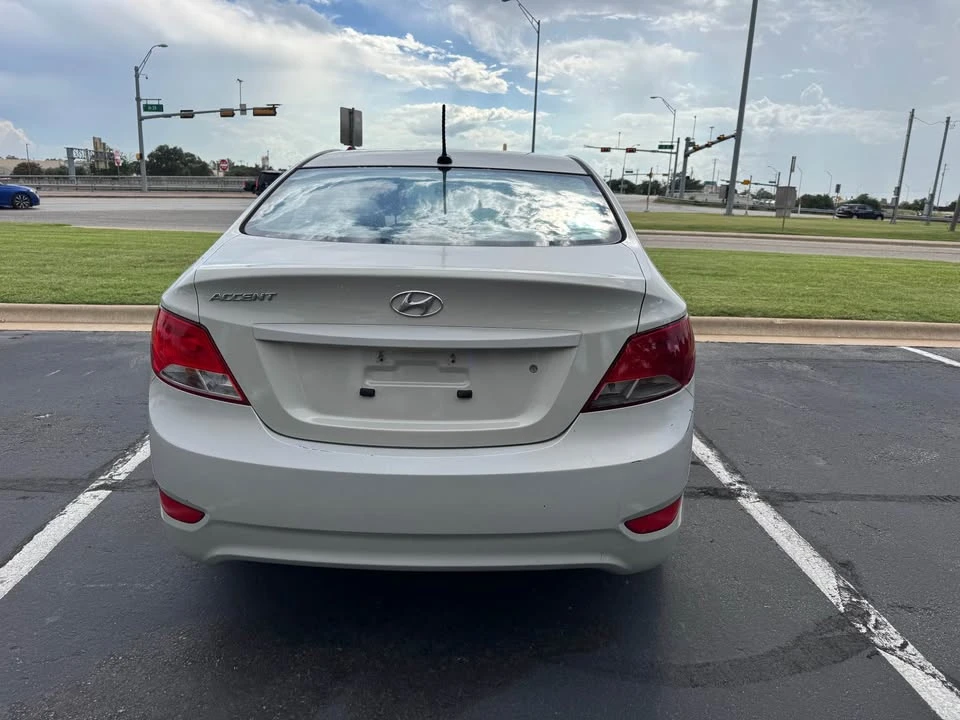 2016 Hyundai Accent - Image 5 of 9