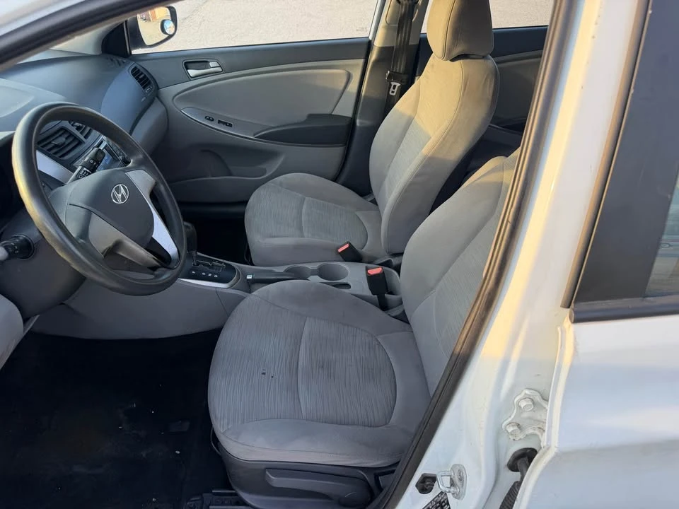 2016 Hyundai Accent - Image 6 of 7