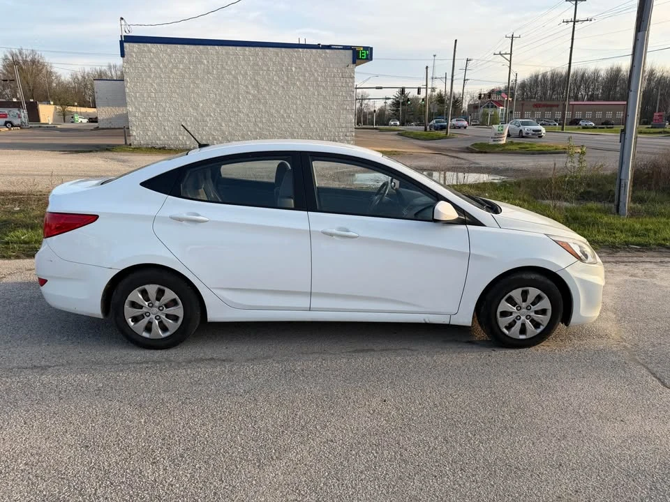 2016 Hyundai Accent - Image 3 of 7