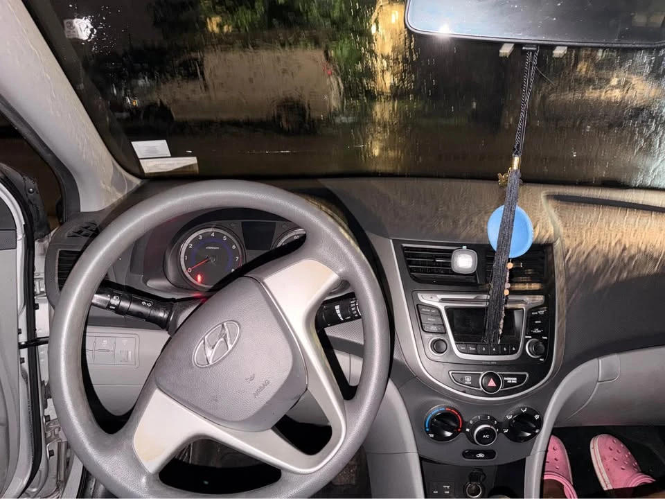 2016 Hyundai Accent - Image 6 of 7