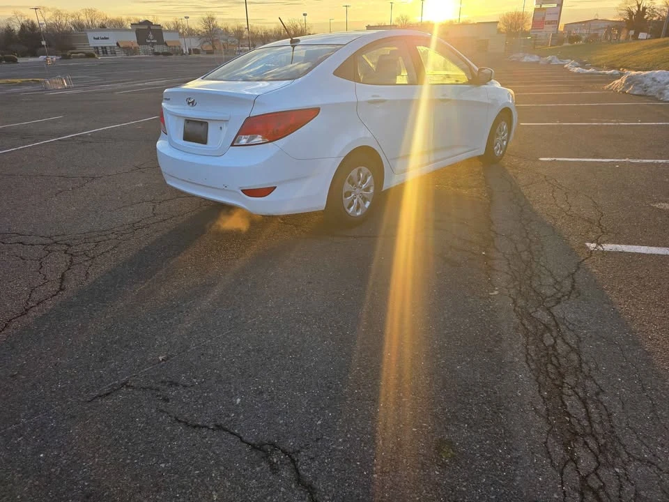 2016 Hyundai Accent - Image 4 of 18