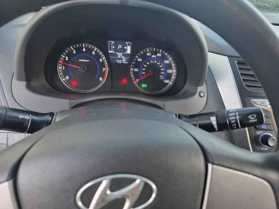 2016 Hyundai Accent - Image 11 of 18