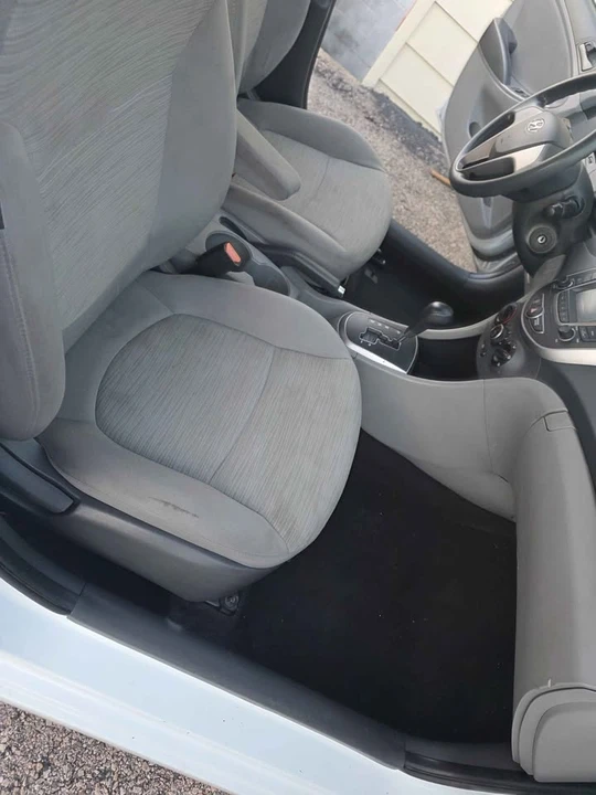2016 Hyundai Accent - Image 15 of 18