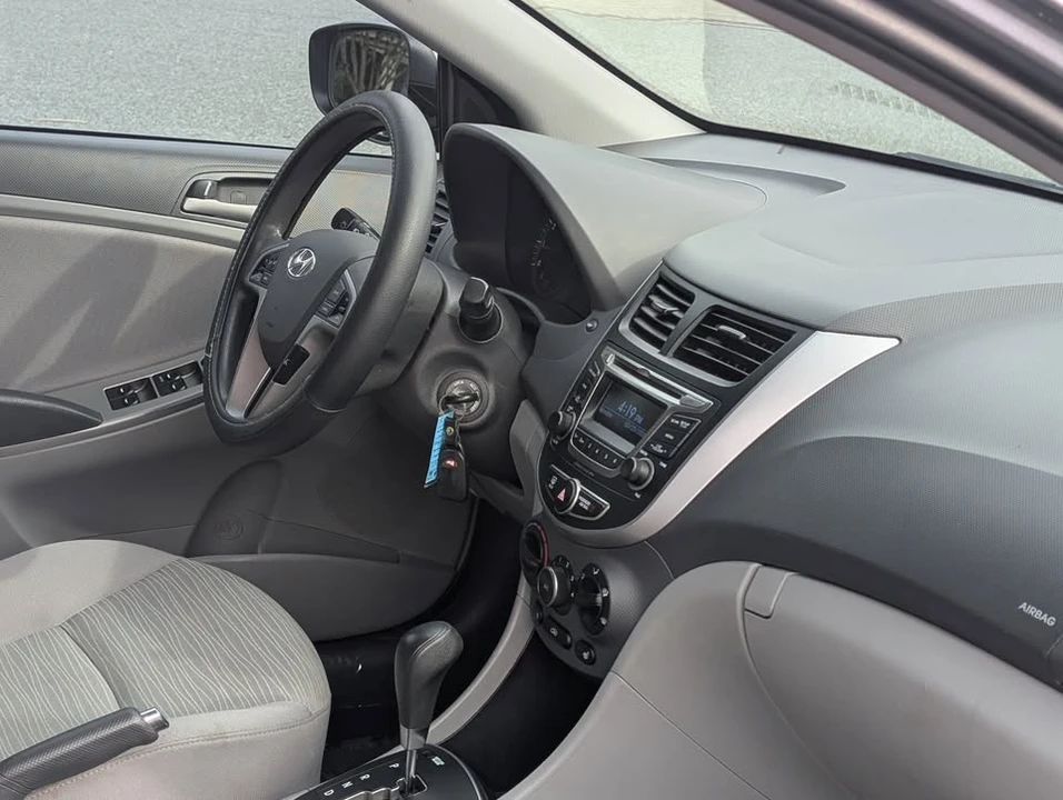 2016 Hyundai Accent - Image 16 of 17